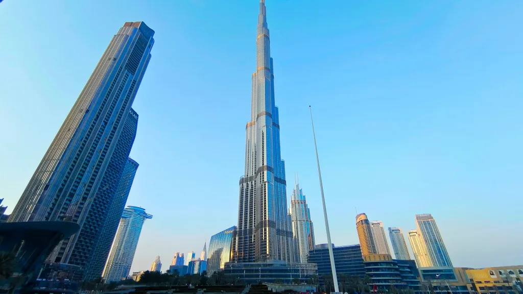 Sustainable and Resilient Construction: Current Status and Future Challenges